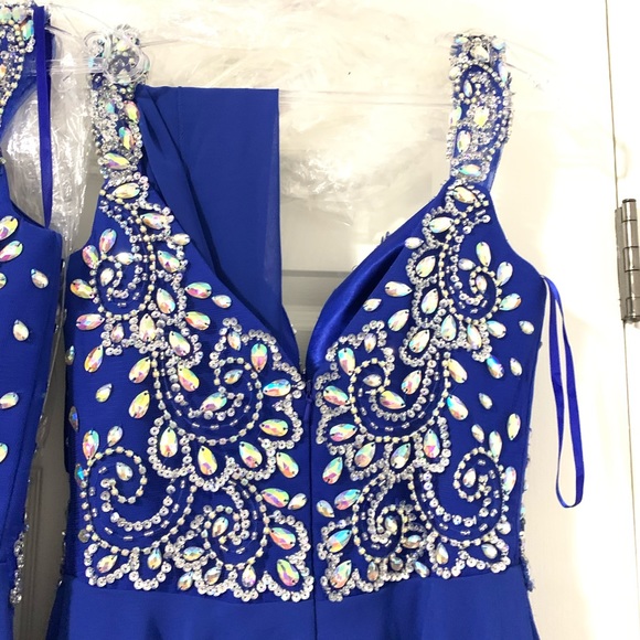 Shortsleeved Embellished Bodice Short Prom Dress - Picture 7 of 8